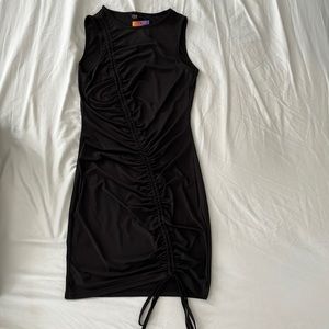 Black bodycon dress